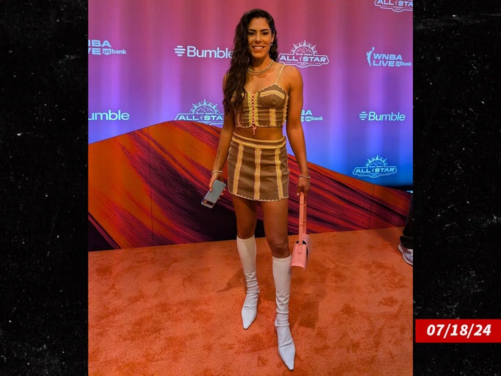 kelsey plum sub instagram