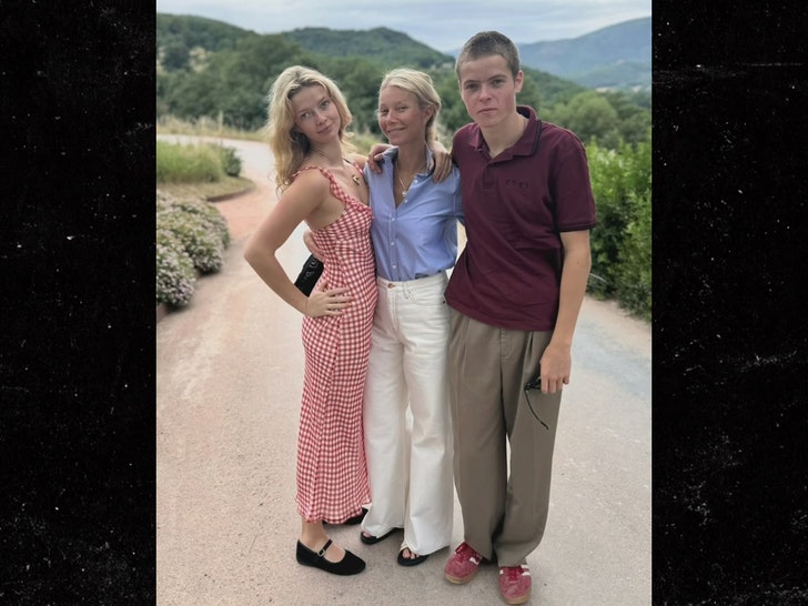 f08439e976c74c048b69d17f98c26478_md Gwyneth Paltrow