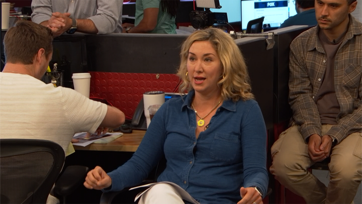 f08be398748e47ee9a2c6476ed8dca73_md-1 072524_tv_clips_jen_aniston_on_jd_vance.01_00_35_14.Still002