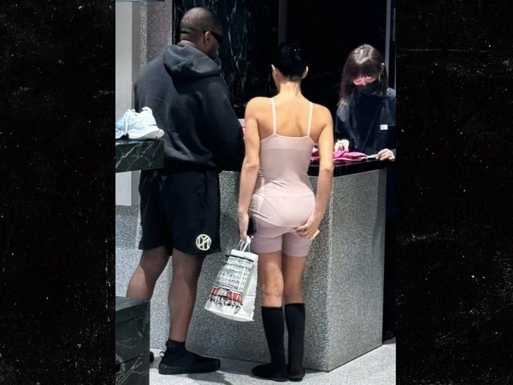 f35b8e1312634f17b9a3e8fbc2b86b90_md kanye west and bianca censori in tokyo backgrid 3