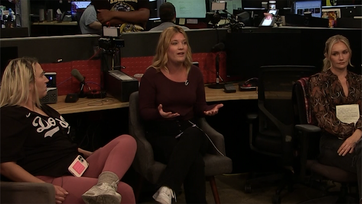 f3904da5ae0746dba46299c56a5ef4af_md lily allen returned dog 082324_TMZ_9833825.mxf.00_01_04_02.Still002