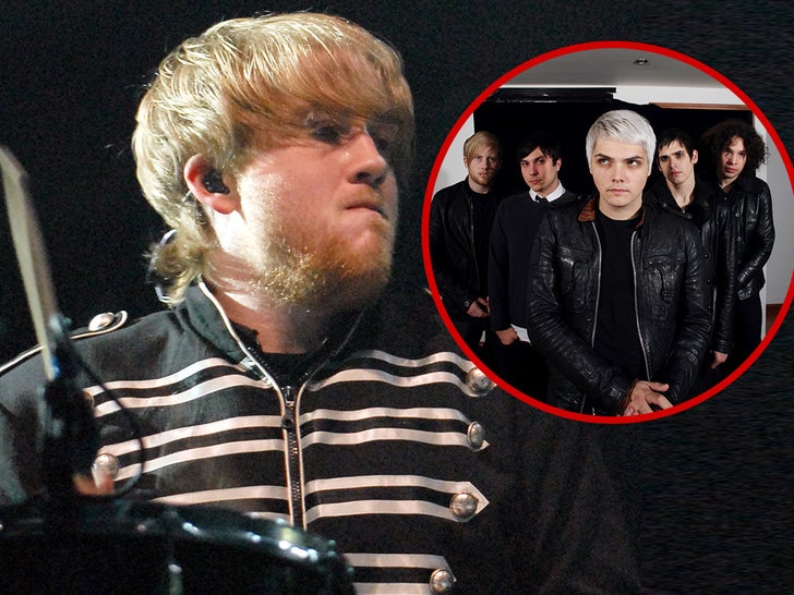 f3eca58579784405b131714765ed0ad7_md Bob Bryar my chemical romance