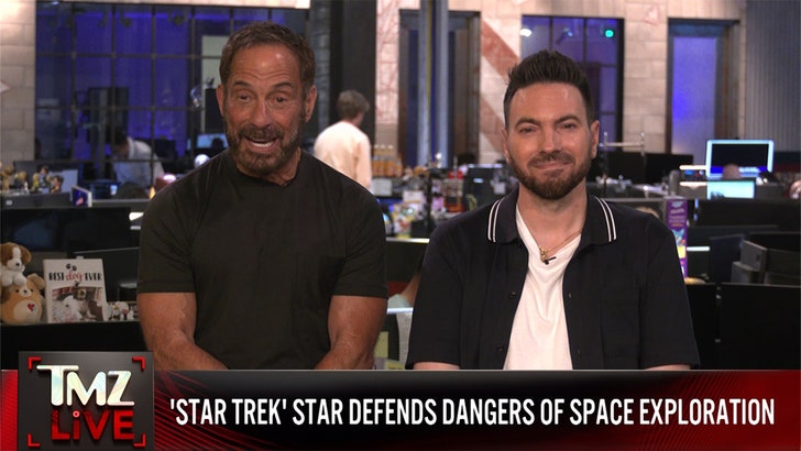 f72d19a6131543d2966e89da858c19f4_md-1 083024_tmz_live_levar_kal