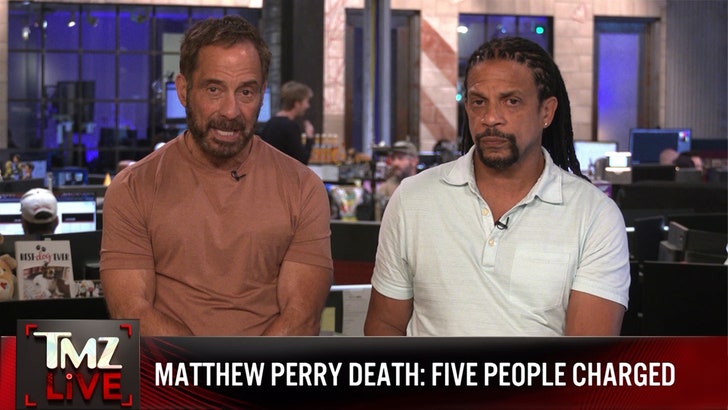 f840c8ac10e846c7a7ac657ccd200bc3_md-7 081524_tmz_live_perry_kal_v2