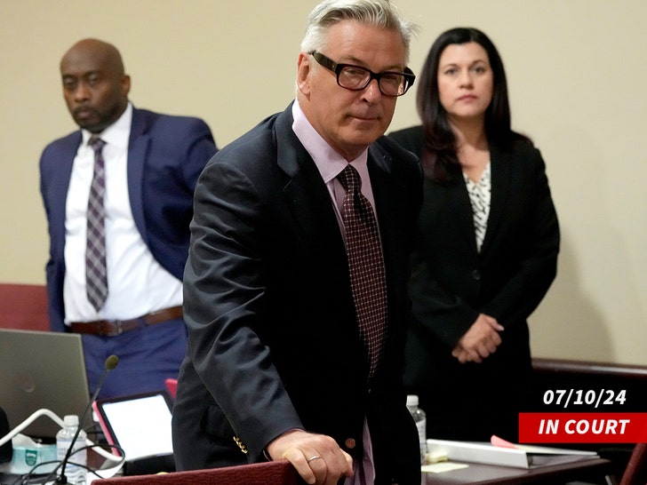 fbfb77a802bd48e4b212c3abee2b66ca_md ALEC BALDWIN IN court