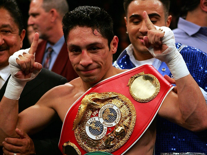 fd4210a2072c420985245e0dbb8cc41e_md Israel Vazquez getty 1