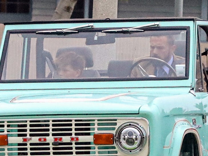 1007-Ben-Affleck-Electric-Ford-Bronco-Breaks-Down-primary-3