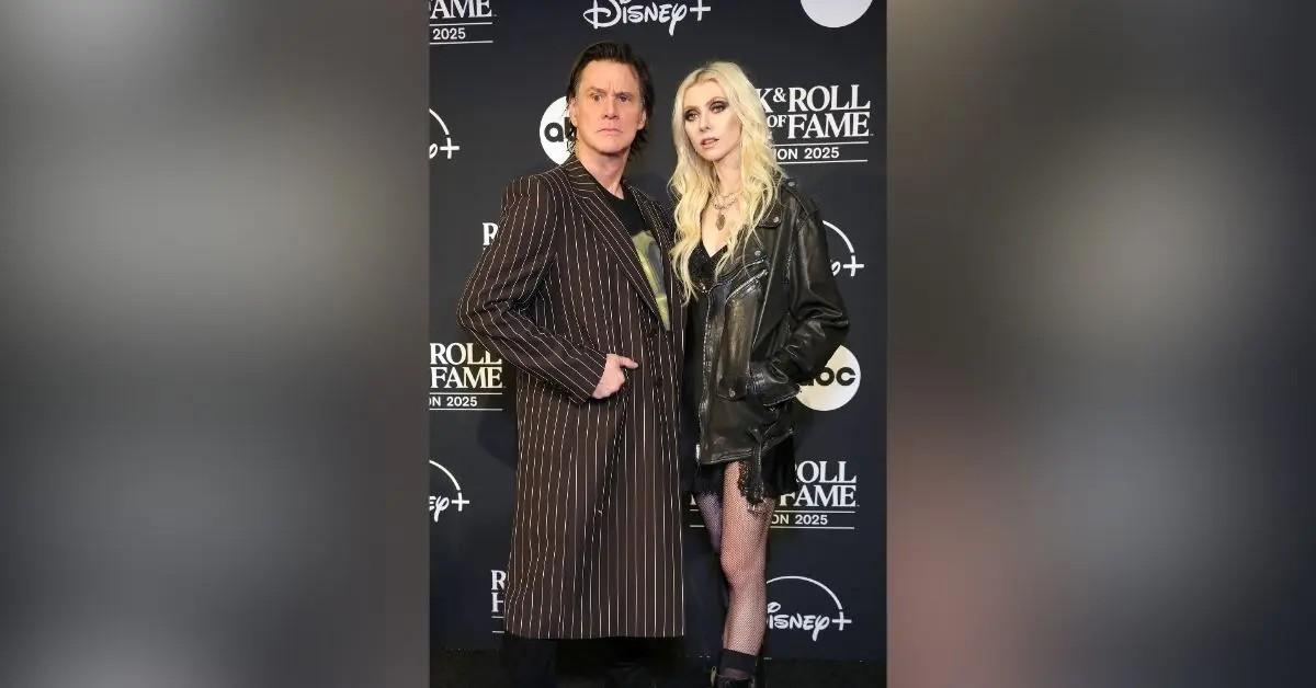 photo of taylor momsen and jim carrey