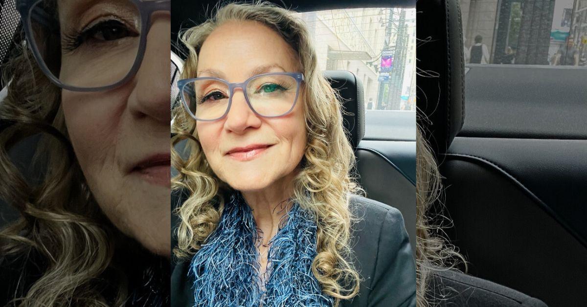 joan-osborne-new-photos-unrecognizable-5-1762443574103 Photo of Joan Osborne