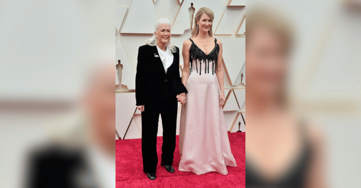 laura-dern-mom-diane-ladd-dead-at-89-1762201637557 Photo of Diane Ladd and Laura Dern