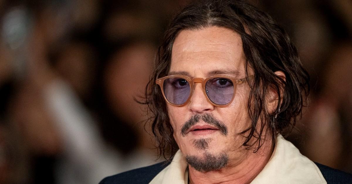 movie-bosses-slammed-for-handing-johnny-depp-passport-back-to-hollywood-role-playing-one-of-cinemas-most-hated-christmas-villains4-1761581986166 Photo of Johnny Depp