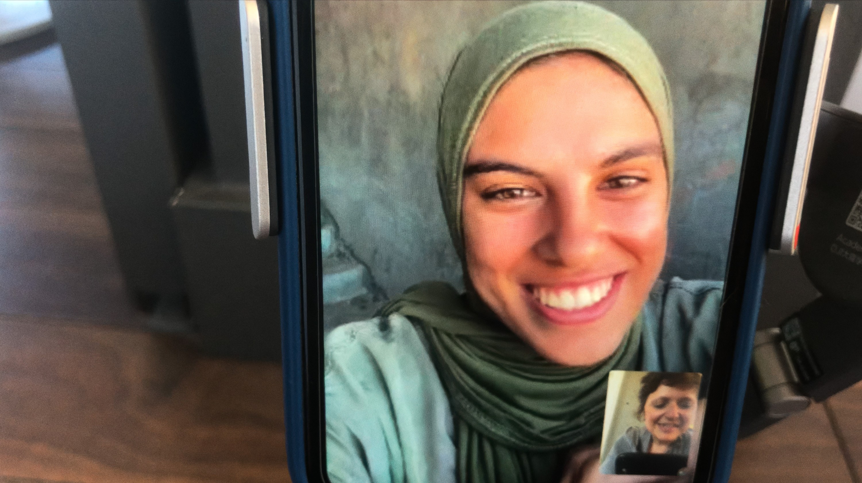 putyoursoulonyourhandandwalk_photo4