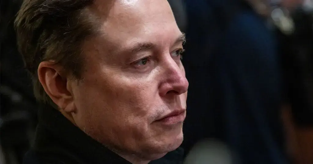 rapid-aging-doctor-elon-musk-appears-old-drained-joe-rogan-interview-2-1762007731472 rapid aging doctor elon musk appears old drained joe rogan interview