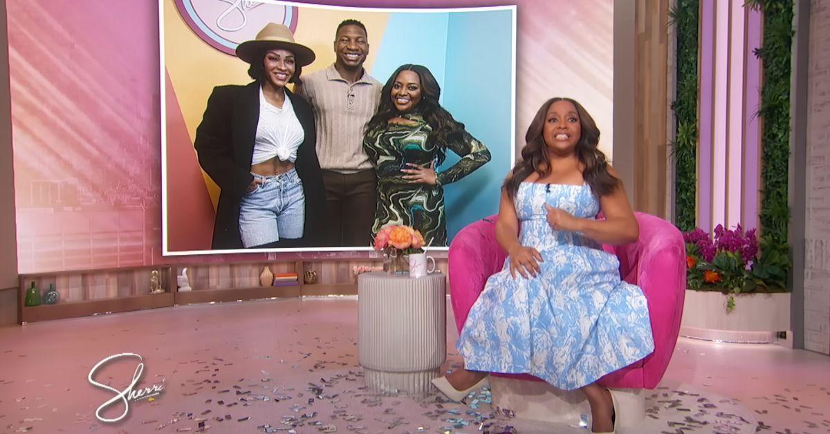 the-view-former-cohost-jokes-about-firing-1762550935588 Photo of Sherri Shepherd