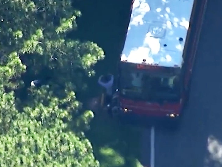 061224-bus-chase-passenger-primary-v2