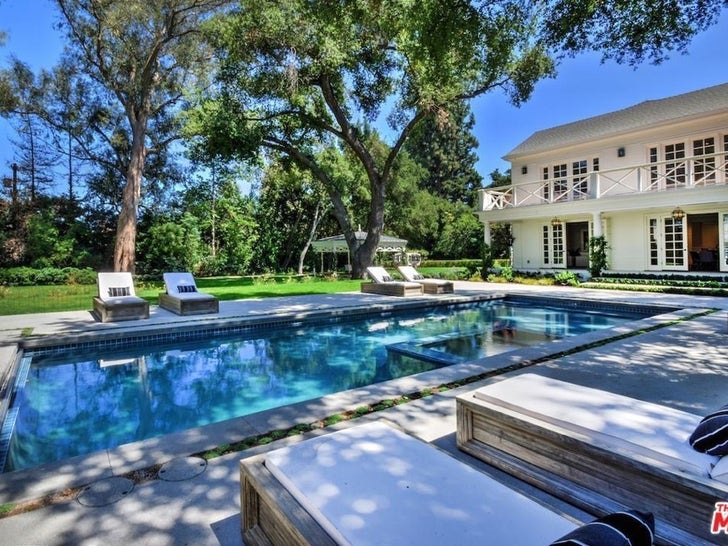 Kyle Richards and Mauricio Umansky's Encino Estate