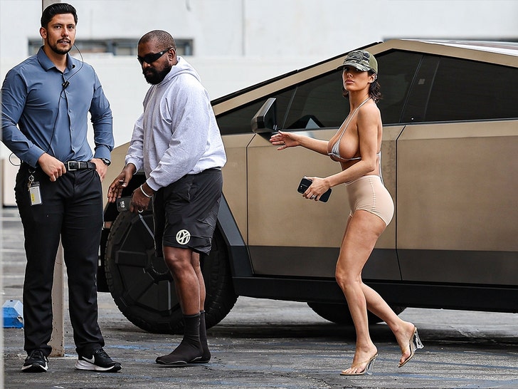 01cfaaa90fb4489cbffaa8ee52a36373_md Kanye West and Bianca Censori step out for a lunch and movie date in Los Angeles