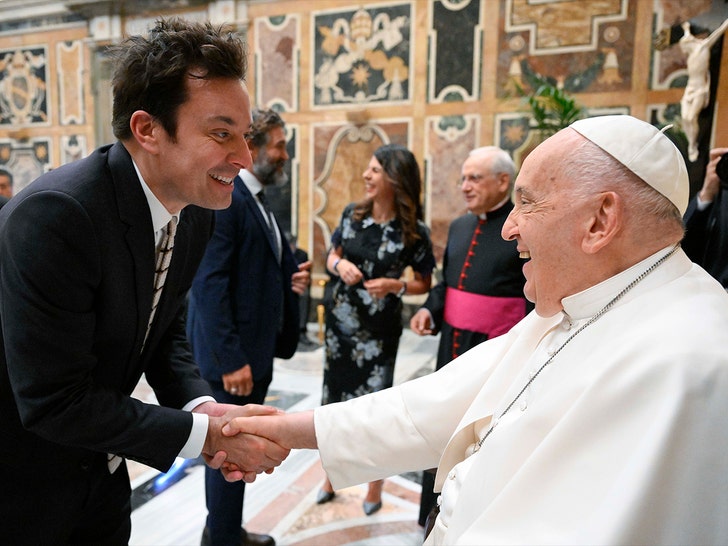 038e768fda284bd1a5a06493faf7b3bc_md jimmy fallon and pope francis