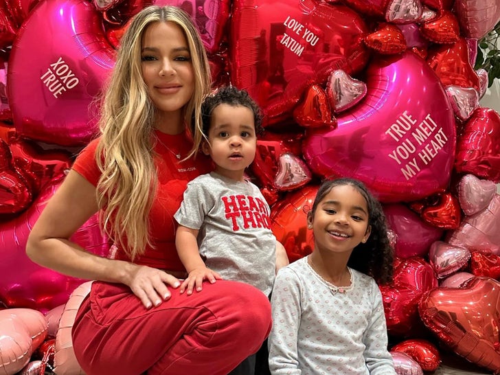 Khloe Kardashian's Family Photos
