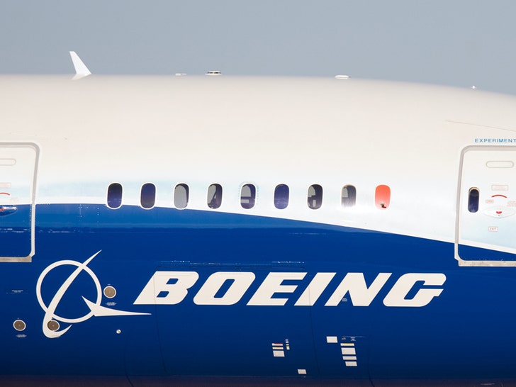 093d227f71864af6808278682a156251_md boeing