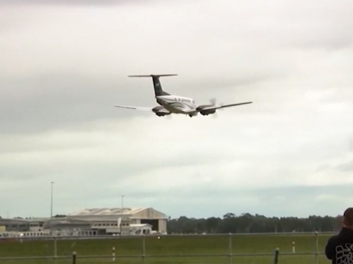 09d2e36252634c47bde40cc96d19f377_md 051324-emergency-landing-approach-primary