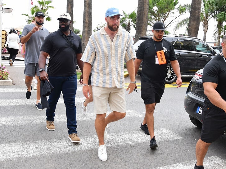 0e43d27266604ed0a46e5068f5e3b27f_md travis kelce