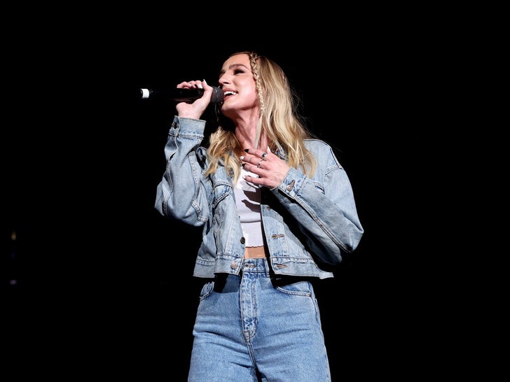 Ingrid Andress Performance Photos