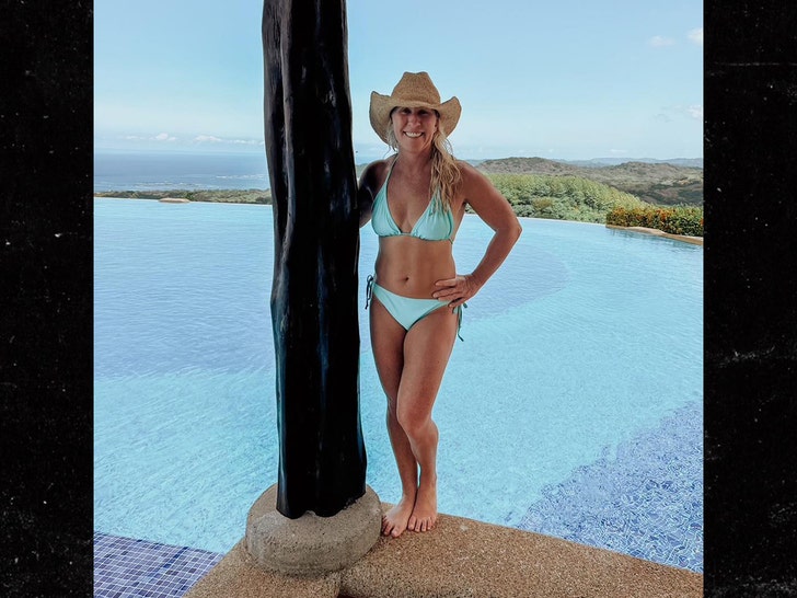 1272ca993e8840b2b54b178acbe2cccf_md Marjorie Taylor Greene bikini pic insta 1