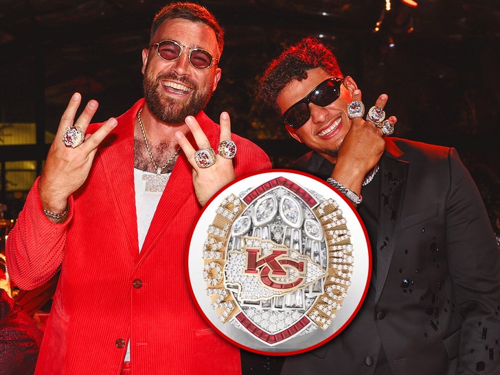 127bf3abeedd4191bd45443dccaf32b5_md travis kelce and patrick mahomes twitter 1