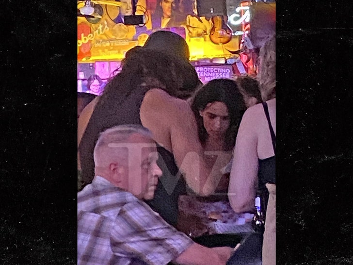 jason mamoa at nashville bar with new gf