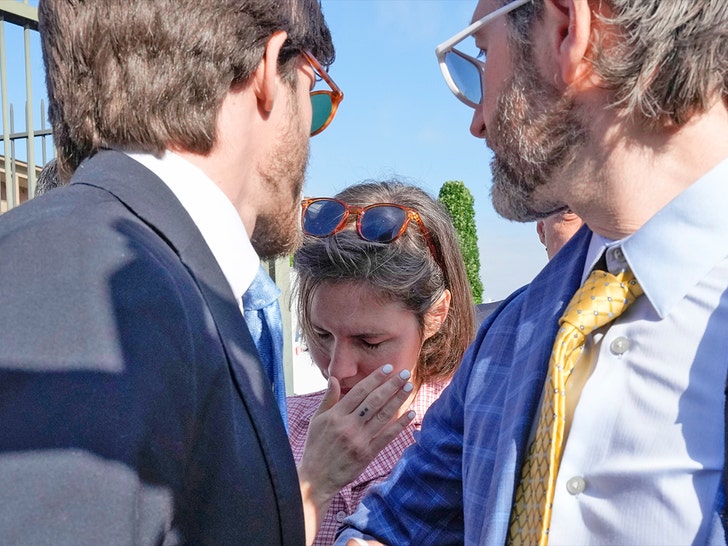 amanda knox crying after court