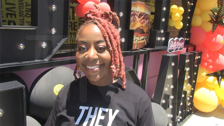 200a526505fd4df299e4ada311e0a16d_md 070124_pinky_cole_kal