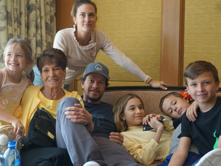 Mark Wahlberg family mothers day