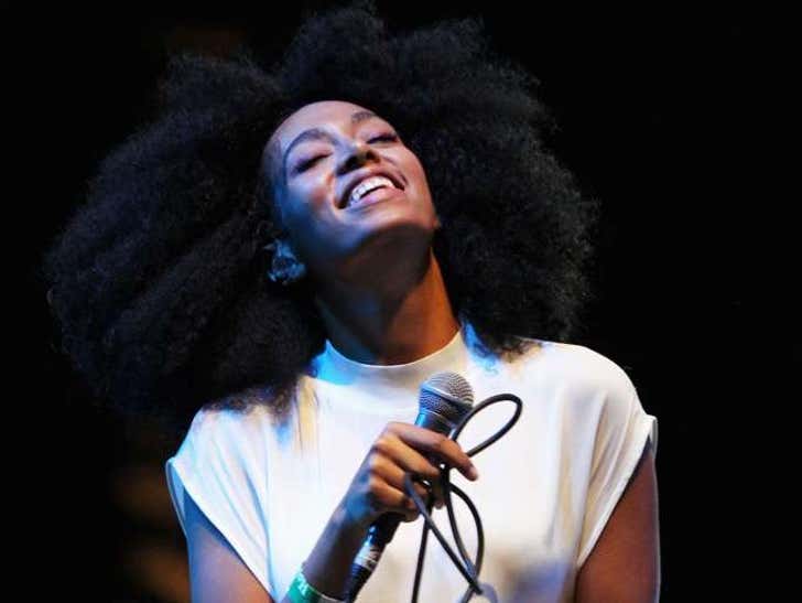 Solange Knowles Performance Photos