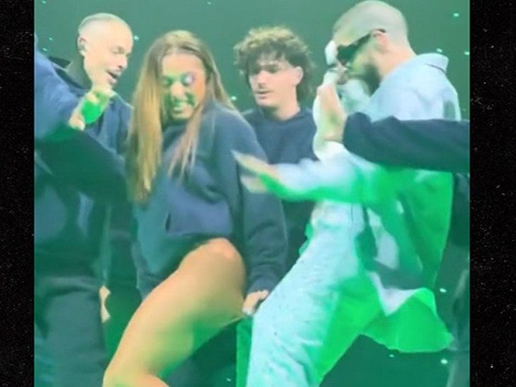 28973d0ef5d948ecbb9f36ebd051da2b_md 060824_bad_bunny-sg3