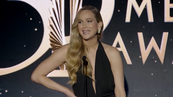 31888435074a499086e4891e77121791_md 051324_jennifer_lawrence_kal
