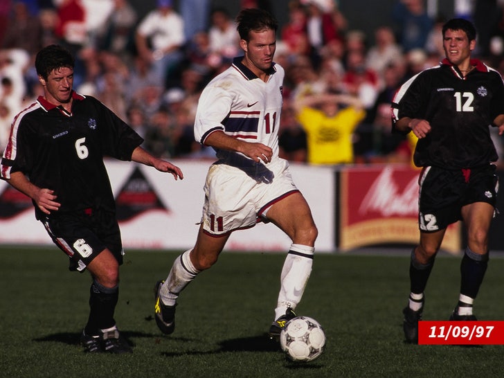 38cdb432ae1843aa955254a03841b905_md Eric Wynalda_sub_