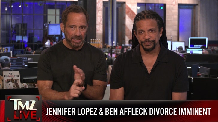 42efdfe73b284155b0863fb0bbe9d367_md-1 061024_tmz_live_jlo_ben_kal