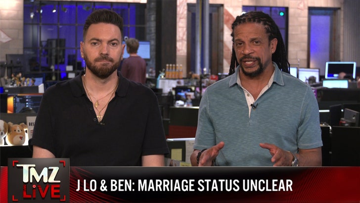 45bb8a40cbc041db8bb88f159b41ab26_md-1 051724_tmz_live_jlo_ben_kal