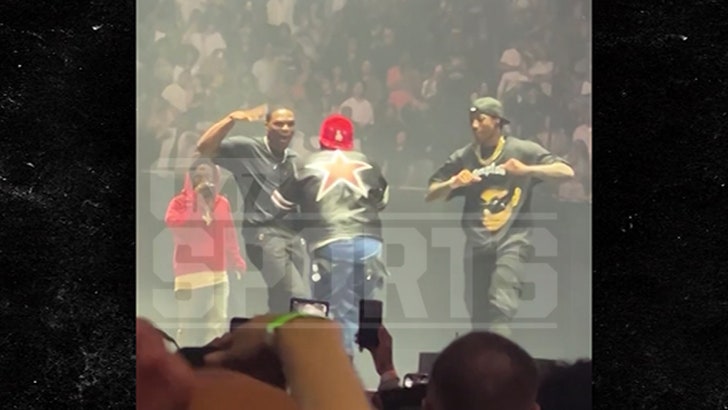 4bc3b6ae27bd4900885db8b615c31b3a_md 062024_mustard_russel_west_kendrick_demaR-KAL