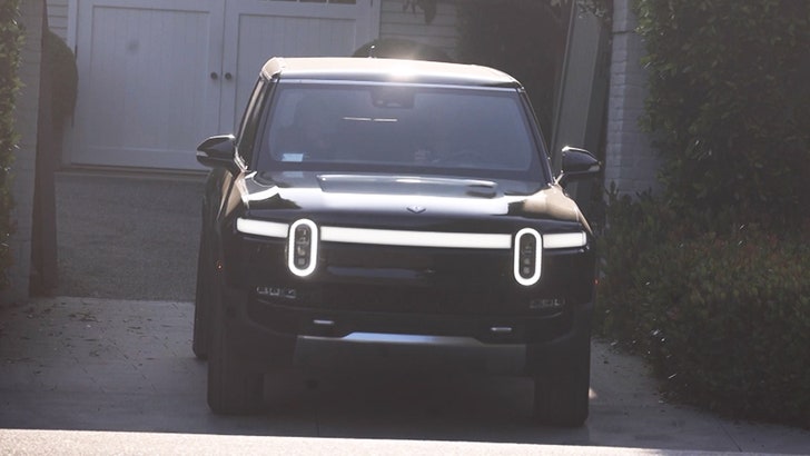 5b629b3fd56041539aaa8bb33e23efce_md 051724_ben_affleck_kal_v2