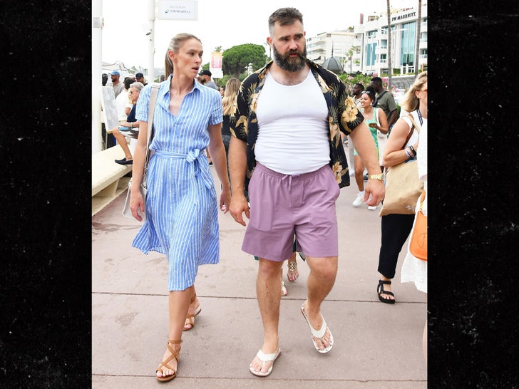 5b9ea49c6e8345cc88ae46455e181703_md jason kelce and kylie kelce
