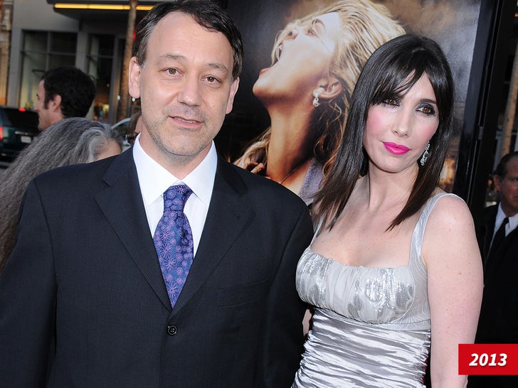 5d997376383042adb6b8fe46460d301a_md 0508-Sam-Raimi-And-Gillian-Greene-Happier-Times-Date-Swipe