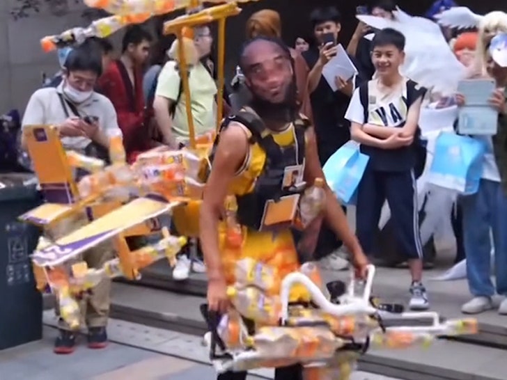 060424-kobe-cosplay-primary-3