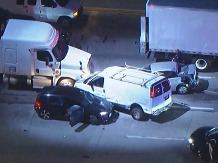 051724-405-crash-wreck-primary-v3