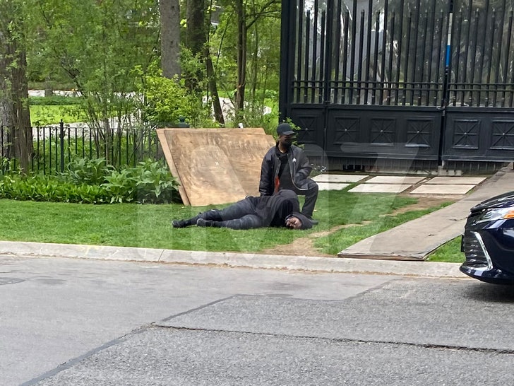 5ffe0ec1f18e4c58911063fa95d7ddc9_md 051124_Drake pic 3