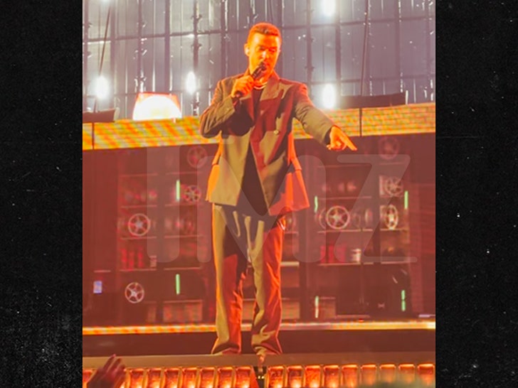 060224-justin-timberlake-staff-primary