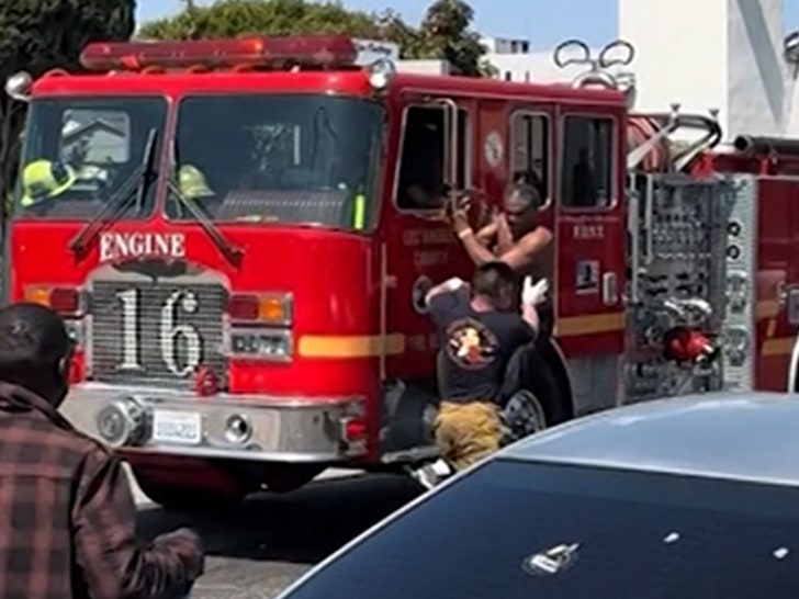 061224_firefighter_fight-sg4