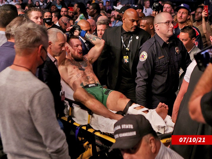 dustin poirier conor mcgregor fight injury getty 1