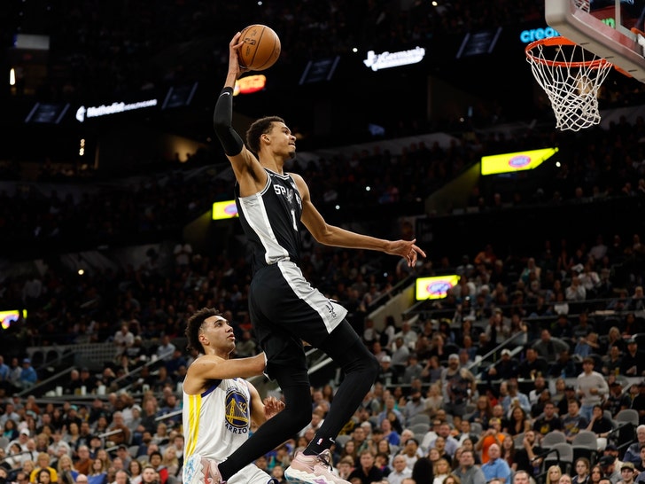 Victor Wembanyama On The Court